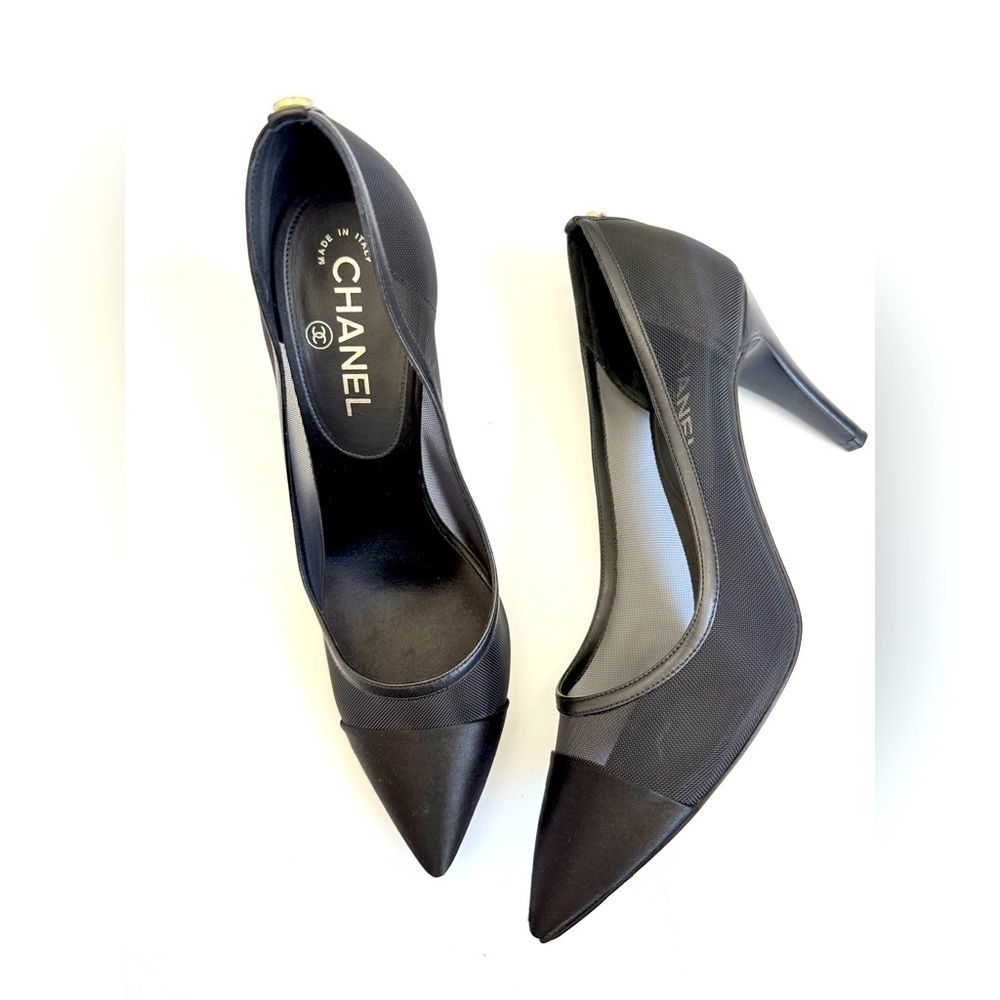 CHANEL Black Satin mesh Captoe CC logo embellished Pointed toe pumps EU 39.5